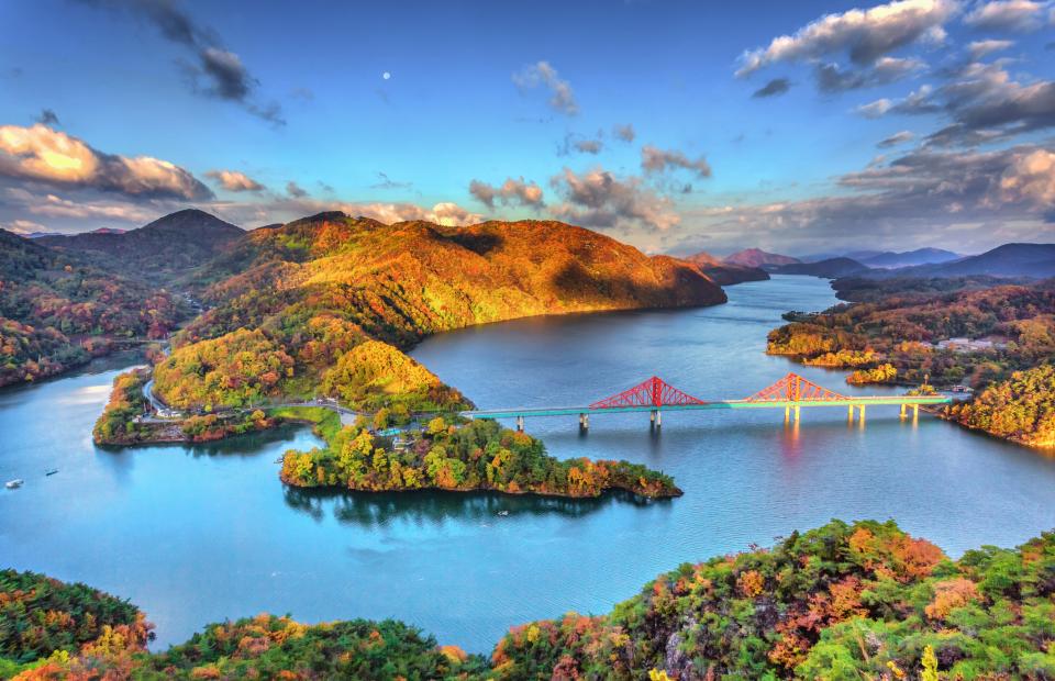 Autumn+Morning+Scenery+of+Oksunbong+Peak